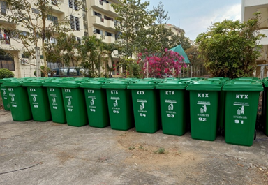 Thùng rác nhựa ngoài trời 240 l.jpg